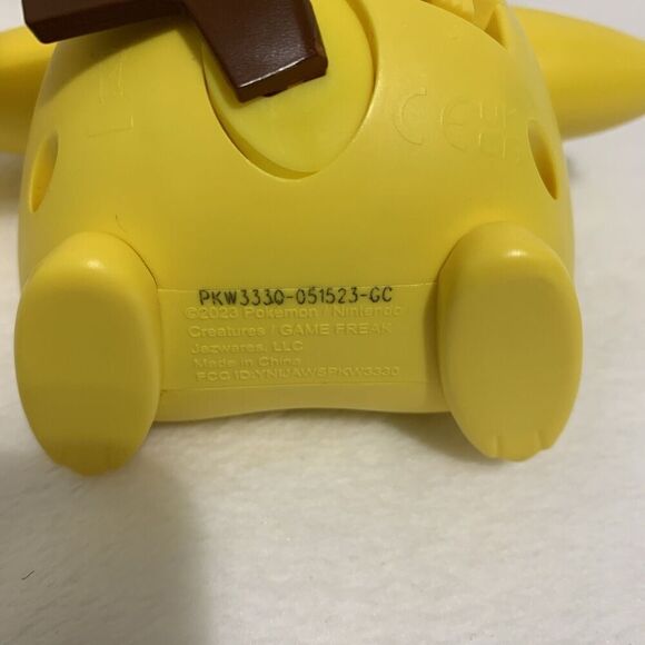 Pokémon Pikachu Train and Play Deluxe Interactive Action Figure 2023 - Picture 5 of 7